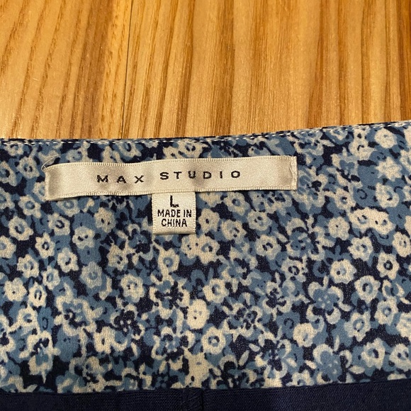 Blue floral skirt - Picture 3 of 3